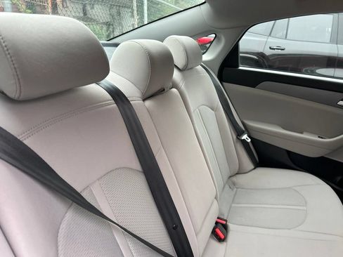 Used 2016 Hyundai Sonata SE w/ Cargo Package FWD image 12