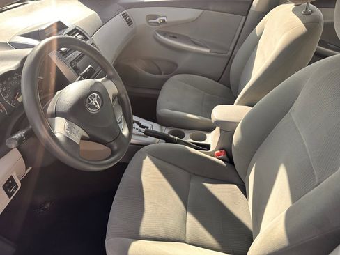 Used 2013 Toyota Corolla LE image 5