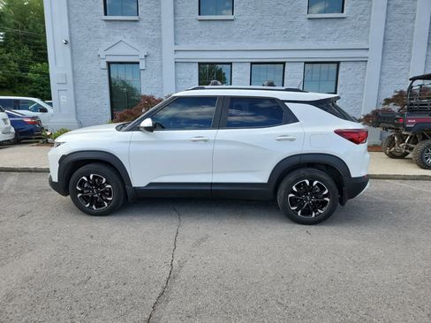 Used 2021 Chevrolet TrailBlazer LT w/ Convenience Package AWD/4WD image 2