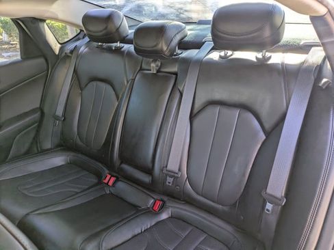 Used 2016 Chrysler 200 Limited image 13