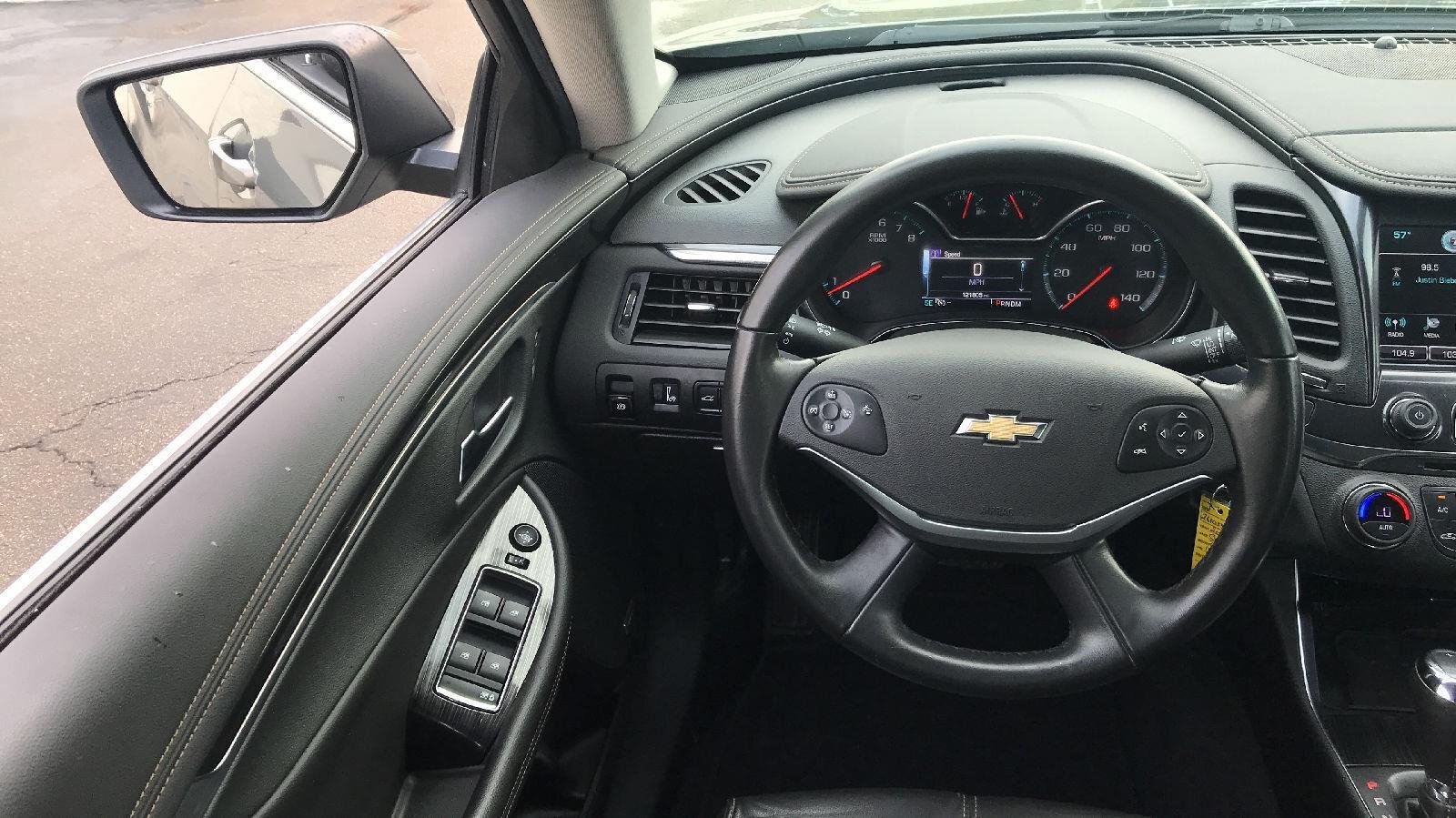 Used 2017 Chevrolet Impala LT w/ Leather Package FWD image 4
