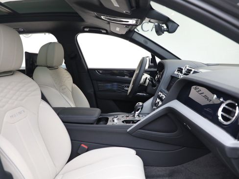 New 2025 Bentley Bentayga Extended Wheelbase image 27