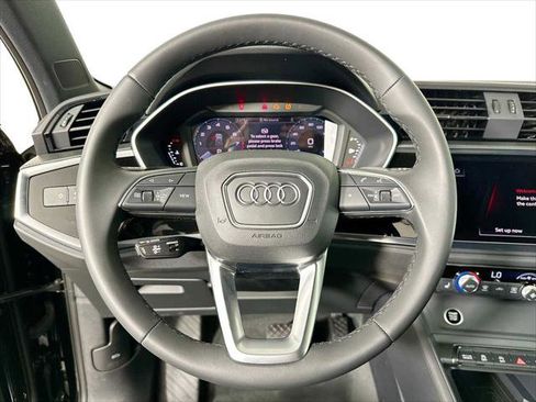 Certified 2025 Audi Q3 2.0T Premium w/ Convenience Package AWD/4WD image 11