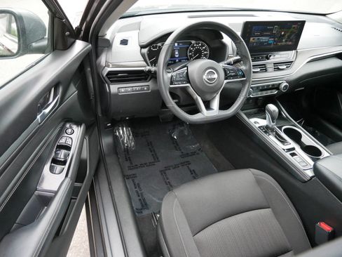 Certified 2023 Nissan Altima 2.5 SV w/ SV Premium Package AWD/4WD image 12