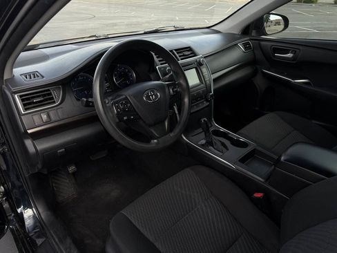 Used 2016 Toyota Camry LE image 12