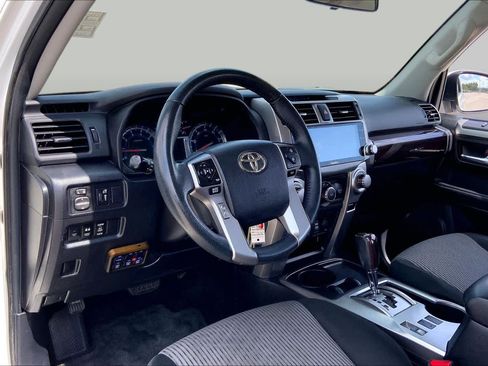 Used 2018 Toyota 4Runner SR5 RWD image 17
