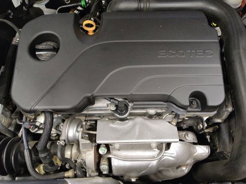 Used 2021 Chevrolet Malibu LT FWD image 30