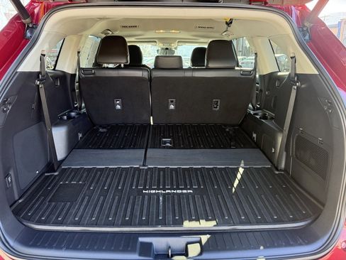 Used 2020 Toyota Highlander Limited image 10