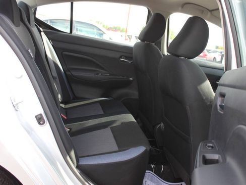 Used 2025 Nissan Versa SV FWD image 11