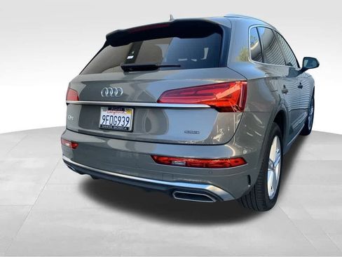 Used 2023 Audi Q5 e Premium w/ Convenience Package image 5