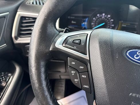 Used 2019 Ford Edge SEL w/ Equipment Group 201A AWD/4WD image 37