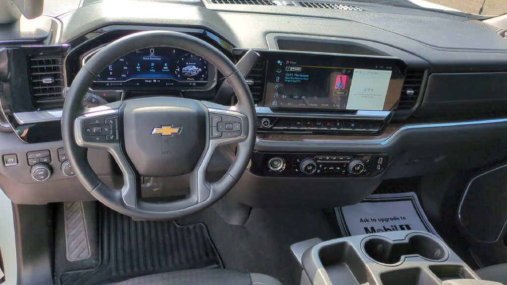 Used 2024 Chevrolet Silverado 1500 LT AWD/4WD image 16