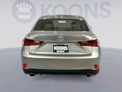 Used 2016 Lexus IS 200t image 5