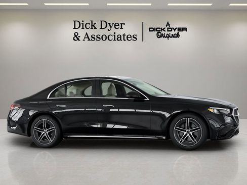 Used 2025 Mercedes-Benz E 350 Sedan image 4