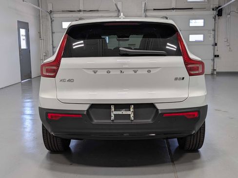 Used 2025 Volvo XC40 B5 Plus w/ Protection Package Premier AWD/4WD image 9