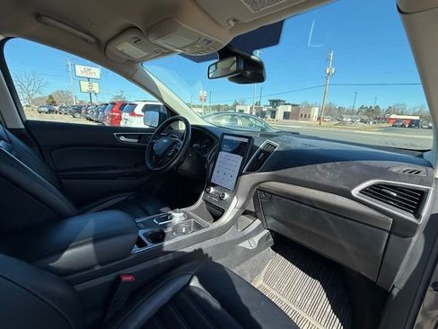 Used 2022 Ford Edge SEL w/ Convenience Package image 23