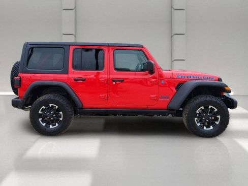Used 2025 Jeep Wrangler Unlimited Rubicon 4xe w/ Safety Group AWD/4WD image 4