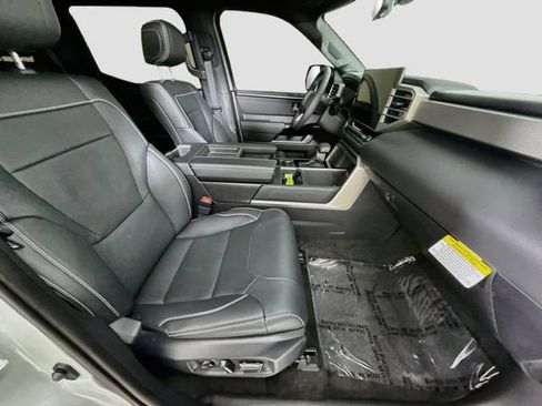 Certified 2026 Toyota Tundra Limited AWD/4WD image 30