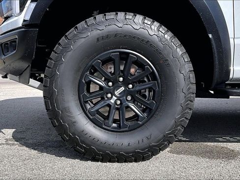 Certified 2025 Ford F150 Raptor AWD/4WD image 9