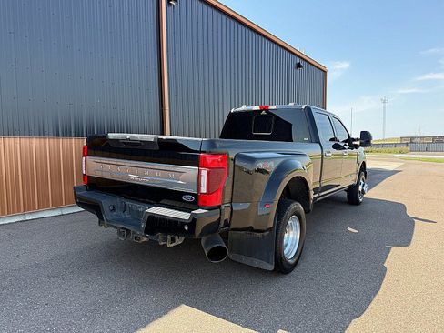 Used 2022 Ford F350 Platinum AWD/4WD image 5