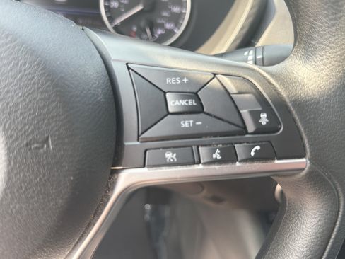 Used 2025 Nissan Sentra SV FWD image 22
