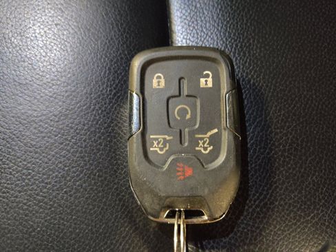 Used 2016 Chevrolet Suburban LT image 32