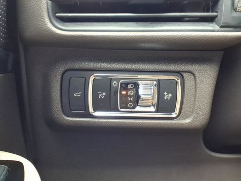 Used 2023 Lincoln Corsair AWD w/ Equipment Group 101A image 16