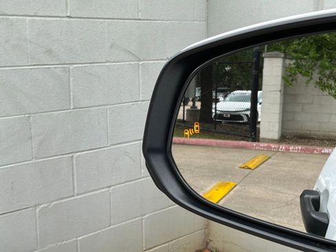 Used 2025 Toyota Tacoma TRD Off-Road image 18