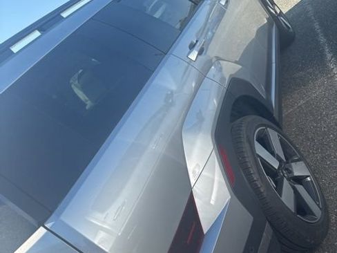 Used 2025 Hyundai Santa Fe Limited image 2
