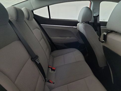 Used 2019 Hyundai Elantra SE FWD image 19