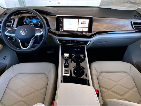 New 2026 Volkswagen Atlas SE FWD image 5