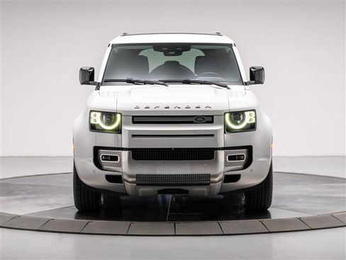 Used 2022 Land Rover Defender 110 S image 8