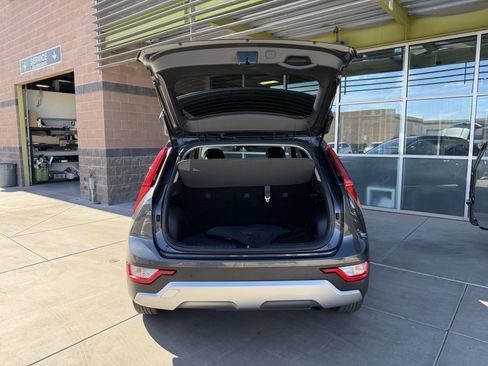 Used 2025 Kia Niro EX image 34