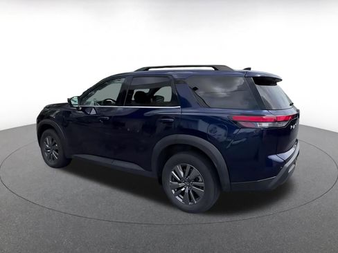 Used 2025 Nissan Pathfinder SV AWD/4WD image 10