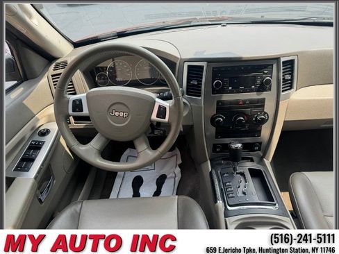 Used 2009 Jeep Grand Cherokee Laredo AWD/4WD image 12