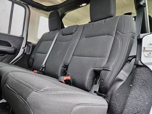 Used 2018 Jeep Wrangler Unlimited Sahara w/ LED Lighting Group image 18