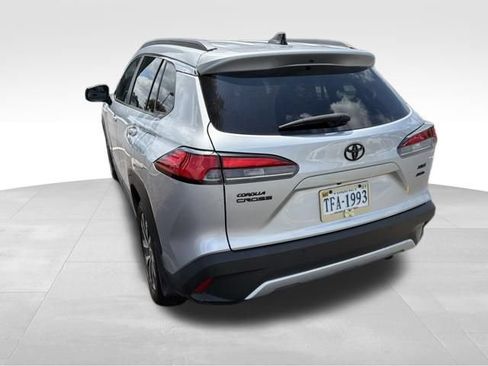 Used 2025 Toyota Corolla Cross XLE w/ Convenience Package AWD/4WD image 10