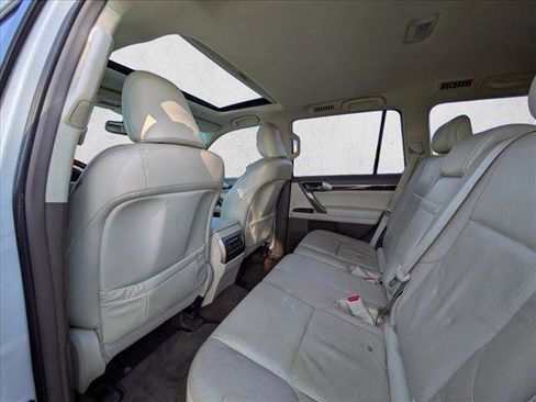 Used 2018 Lexus GX 460 Premium w/ Premium Package image 17