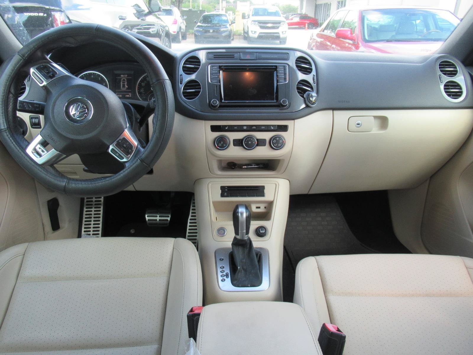 Used 2016 Volkswagen Tiguan R-Line FWD image 9