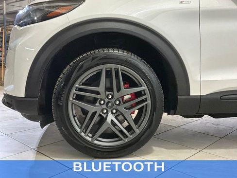 Used 2025 Ford Explorer ST-Line w/ ST-Line Street Pack image 15