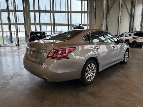 Used 2013 Nissan Altima 2.5 S FWD image 3