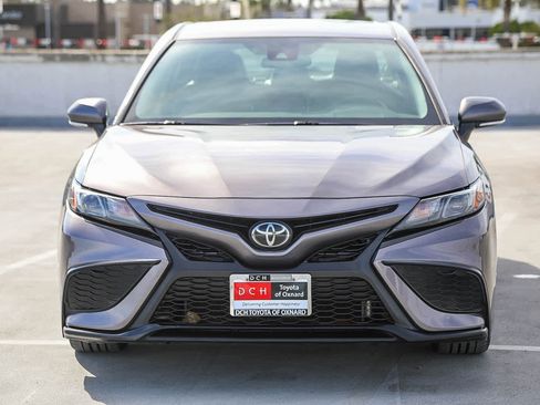 Certified 2022 Toyota Camry SE image 4