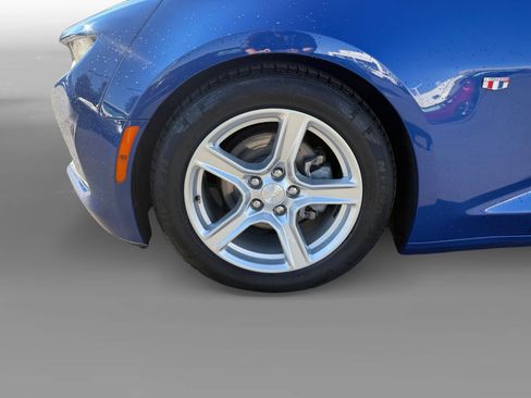 Used 2023 Chevrolet Camaro LT image 9