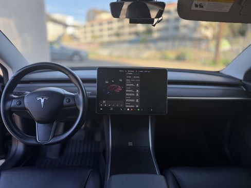 Used 2018 Tesla Model 3 Long Range image 22