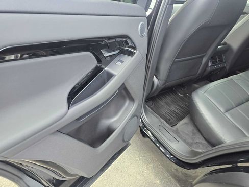 Used 2025 Land Rover Range Rover Evoque S AWD/4WD image 17