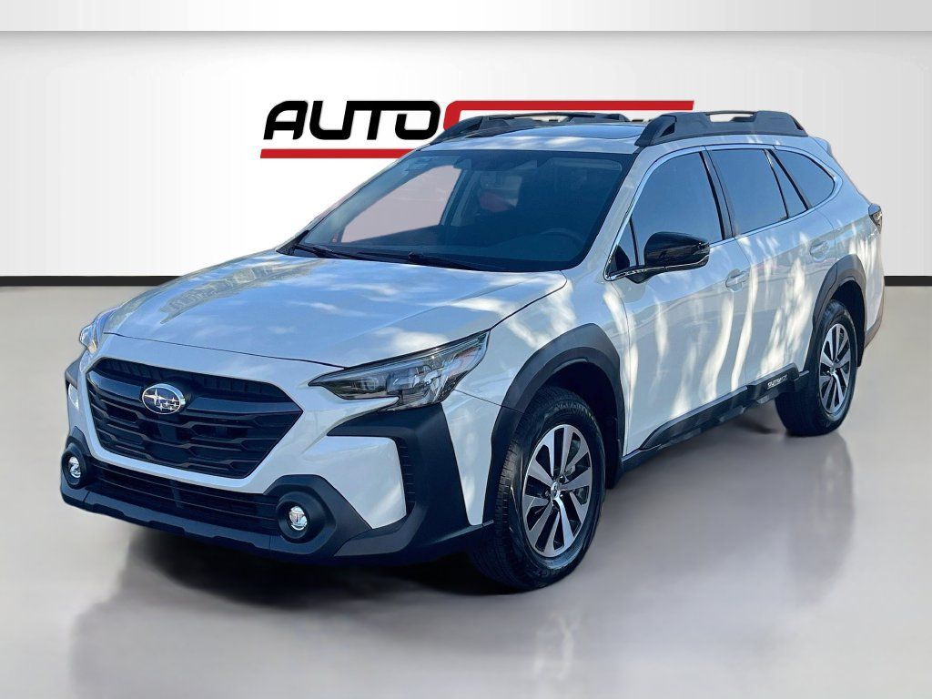 Used 2025 Subaru Outback Premium AWD/4WD image 3