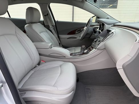 Used 2011 Buick LaCrosse CXL image 10