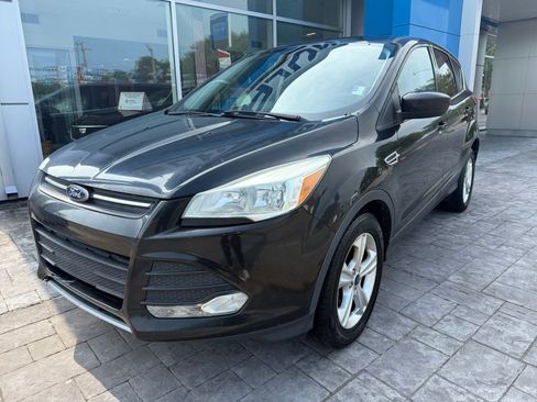 Used 2015 Ford Escape SE FWD image 1