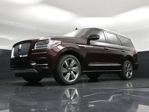 Used 2018 Lincoln Navigator Reserve w/ Technology Package AWD/4WD image 51