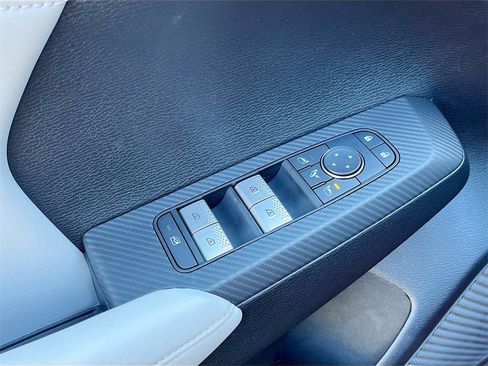 New 2025 Mitsubishi Outlander SE image 18